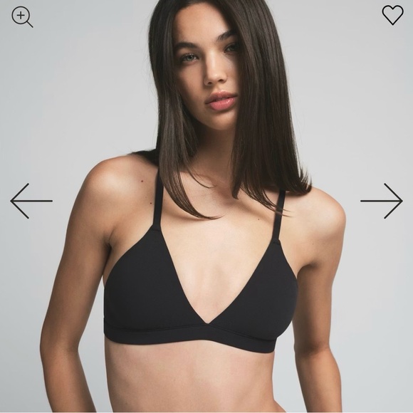 Skims FITS EVERYBODY RACERBACK TRIANGLE BRALETTE in black - Picture 3 of 5